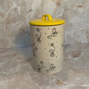 Peanuts: Easter theme canister with Woodstock.